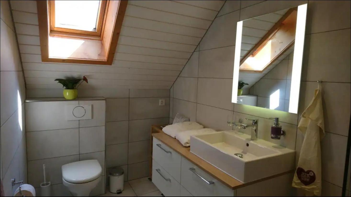 Privater Whirlpool & Sauna - Wellness Oase Apartment Rueggisberg